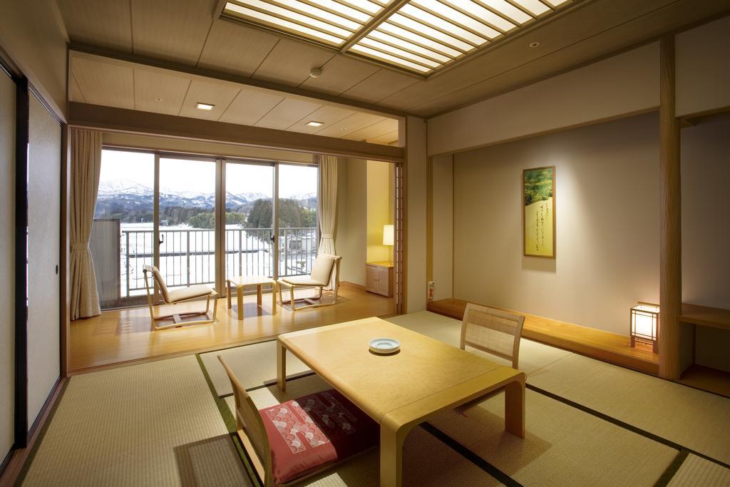 Отель Tsurugi Koizuki Kamiichi  Экстерьер фото